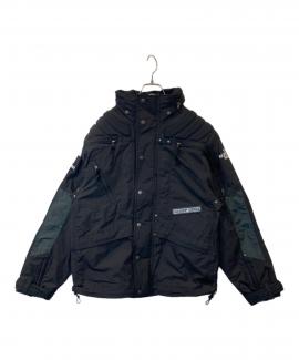 「ストリートブランドのTHE NORTH FACE × SUPREME 」