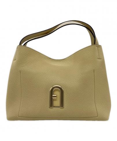 「キャリアファッションのFURLA 」