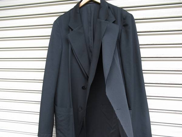 ベーシック？？いえ、一味違います。【ヨウジヤマモト】コート二着入荷