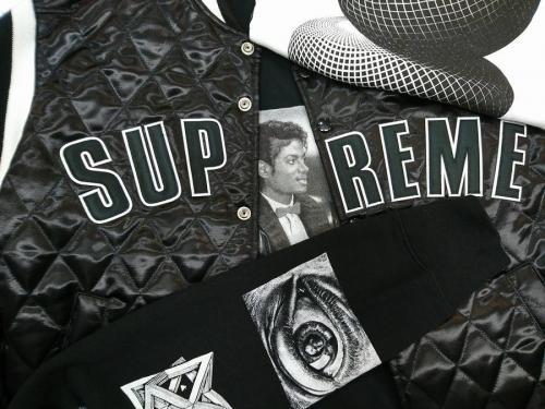 SUPREMEのシュプリーム