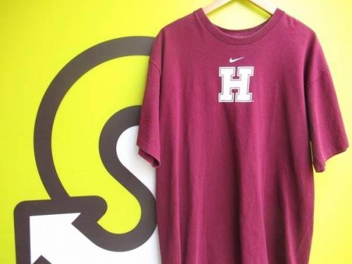 Tシャツのロゴ