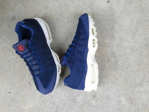 スニーカーのNIKE x stussy