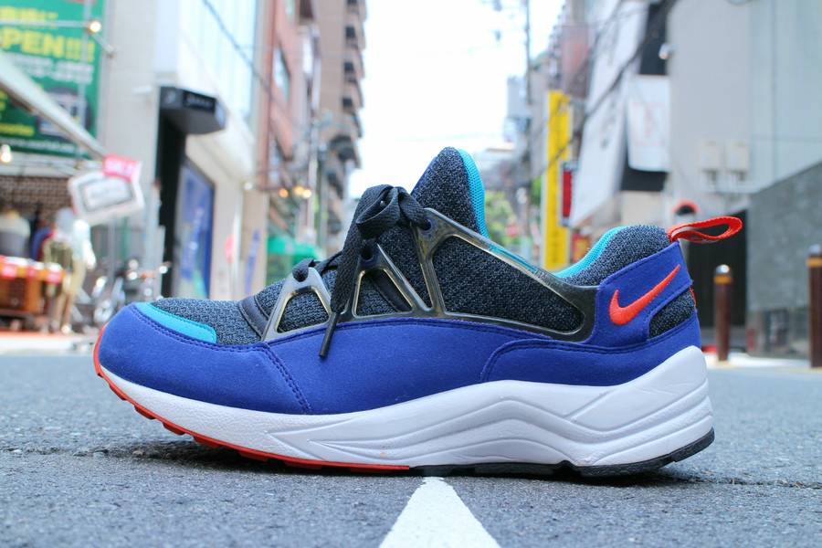 ナイキ NIKE AIR HUARACHE LIGHT