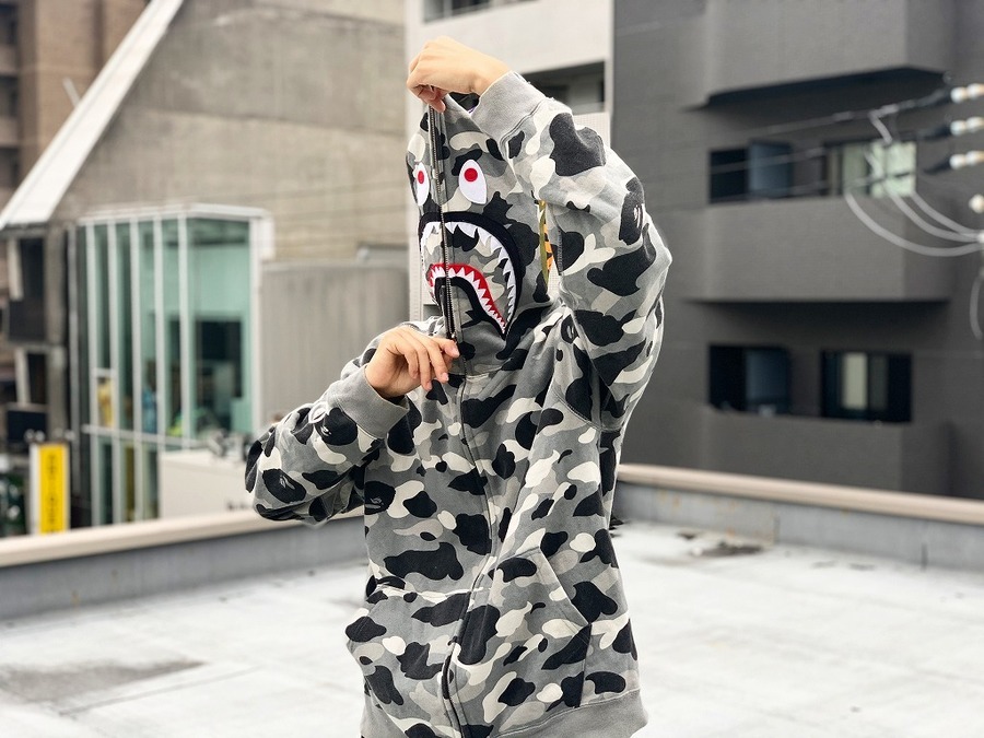 A BATHING APE エイプ シャーク パーカー