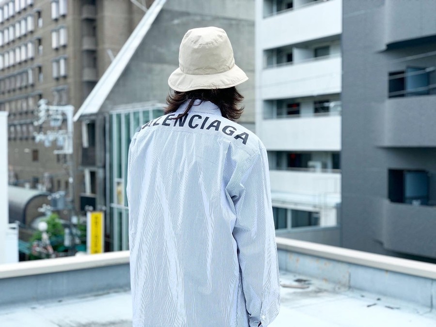 最安値に挑戦 Balenciaga - BALENCIAGA バレンシアガ 19AW Multi Logo