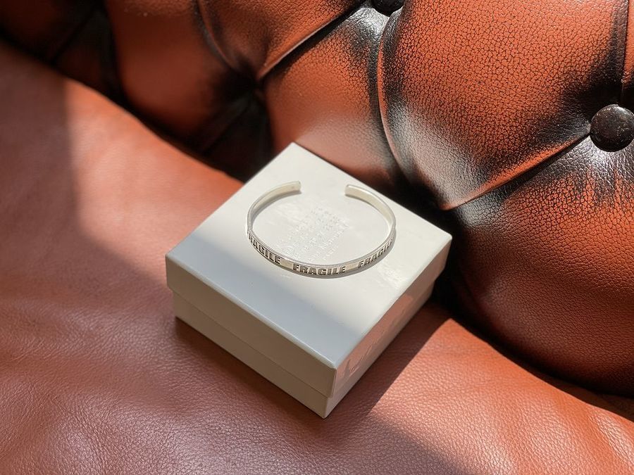 Maison Martin Margiela メゾンマルタンマルジェラ】FRAGILEナンバー  