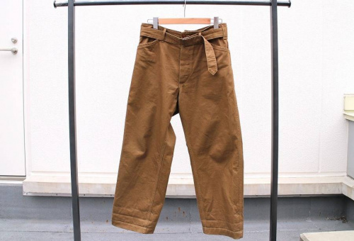 トップスのコモリ