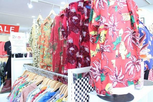 古着の総柄シャツ