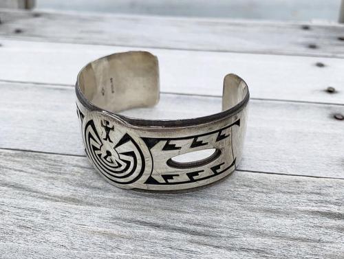 ナバホゾクのインディアンジュエリー