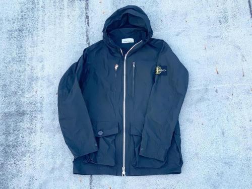 ストーンアイランドのアメリカ村