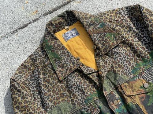北斎タグ ケンゾー KENZO JEANS 短丈 ジャケット アニマル 総柄 北斎タグ ケンゾー KENZO JEANS 短丈 ジャケット アニマル 総柄
