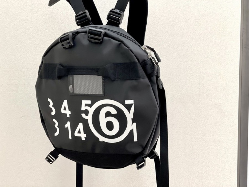 コラボ・別注アイテムのMM6 Maison Margiela×THE NORTH FACE