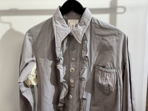 レアアイテムのUNDERCOVER