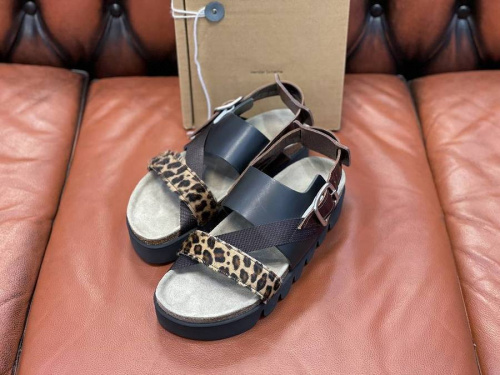 ドメスティックブランドのHender Scheme