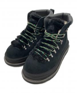 「コラボ・別注アイテムのsacai × UGG 」