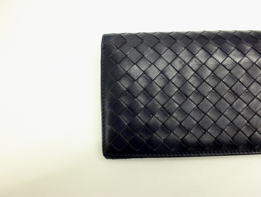 BOTTEGA VENETA（ボッテガ・ヴェネタ）からイントレチャートの二つ折り 