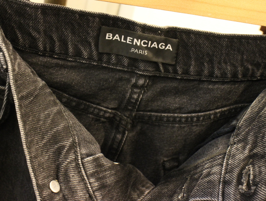 BALENCIAGA（バレンシアガ）からサイドラインデニムパンツのご