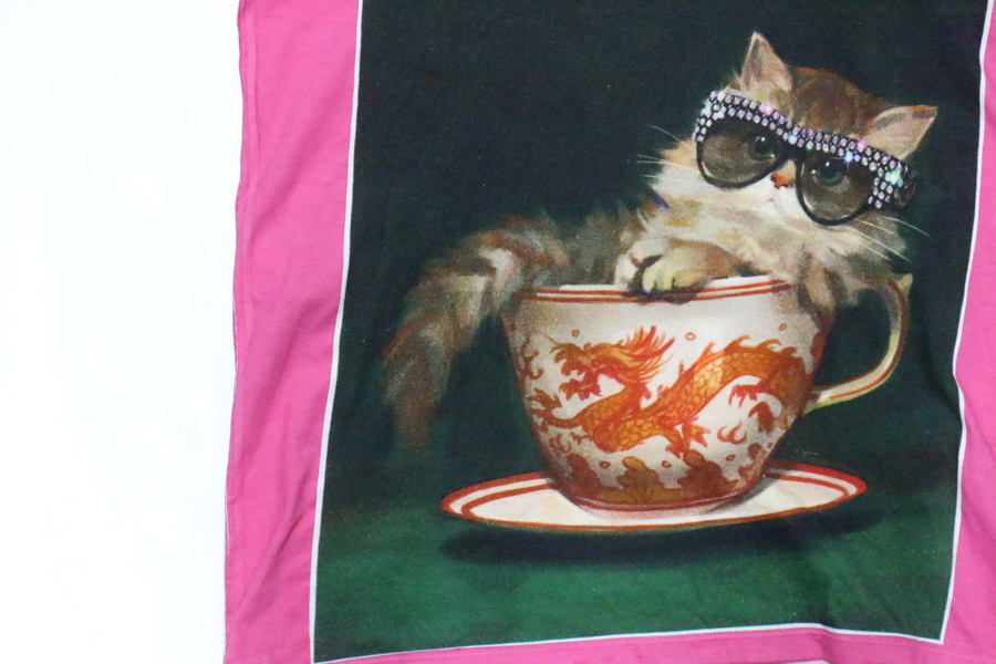 割引発見 GUCCI×Ignasi モンレアル】より、Cat Monreal/グッチ×イグナシ トップス
