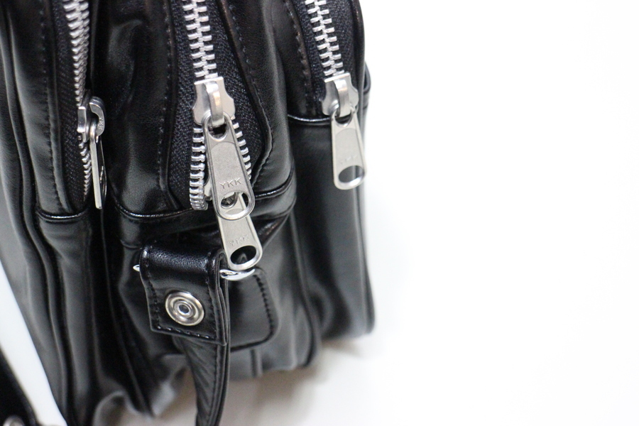 COMME des GARCONS】より ミニショルダーバッグ が入荷致しまし