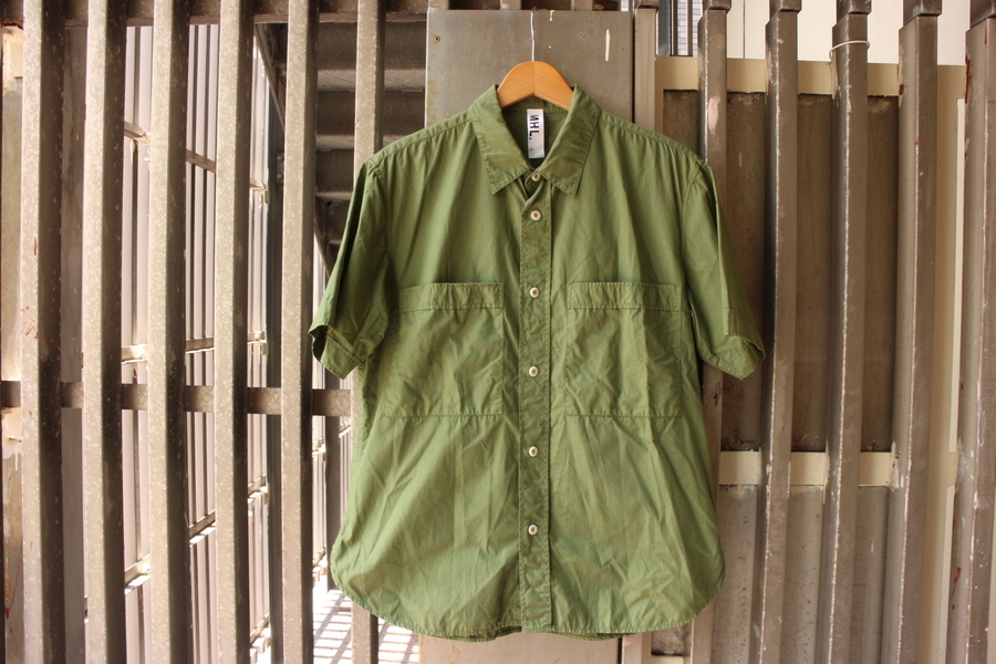 MHL. エムエイチエル GARMENT DYE BASIC POPLIN MHL.（エムエイチエル）の「GARMENT DYE BASIC POPLIN(MHL SHOP