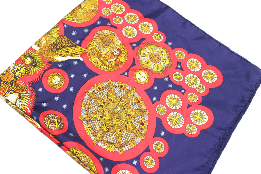 は*ん様 HERMES　エルメス　スカーフ　カレ90 LE ROY SOLEIL HERMES/エルメス】大判スカーフ カレ90 LE ROY SOLEIL 太陽神 のご紹介