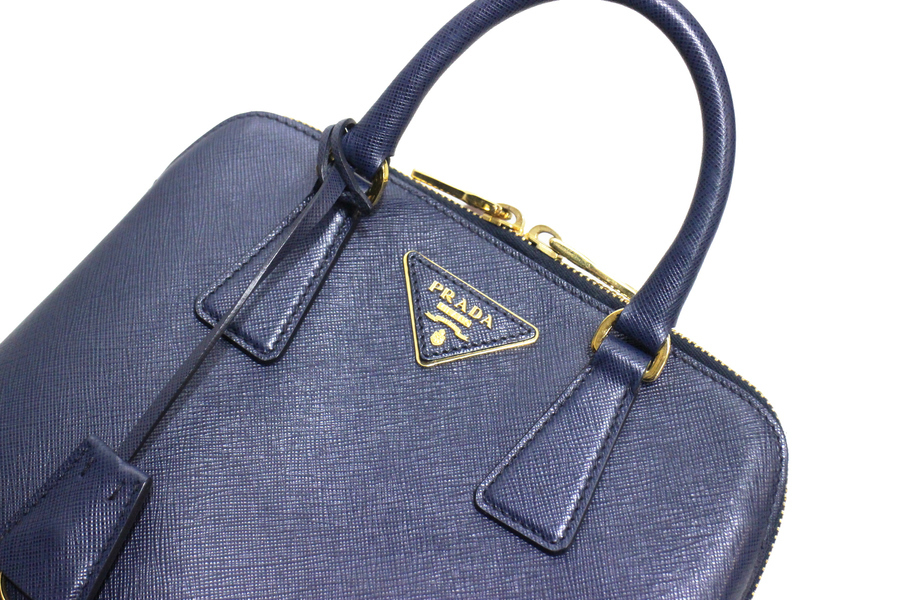 PRADA / プラダ】より サフィアーノ2WAYショルダーバッグ のご紹介