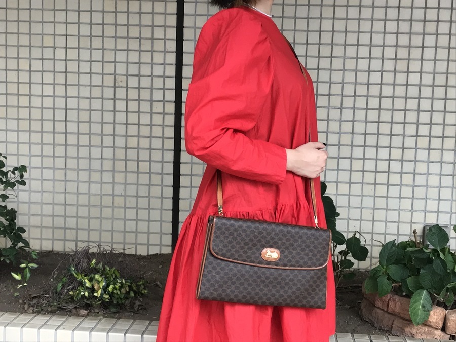 買取強化ブランド【CELINE/セリーヌ】より馬車金具マカダムショルダー