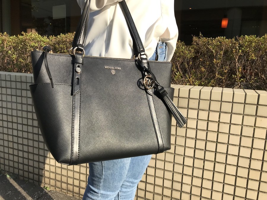 買取強化ブランド【MICHAEL KORS/マイケルコース】よりトートバッグ
