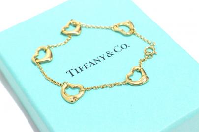 「ラグジュアリーブランドのTiffany & Co 」