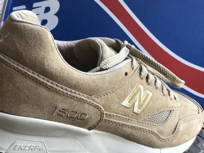 「スニーカーのNEW BALANCE 」