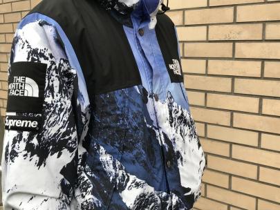 「ストリートブランドのSupreme×THE NORTH FACE 」