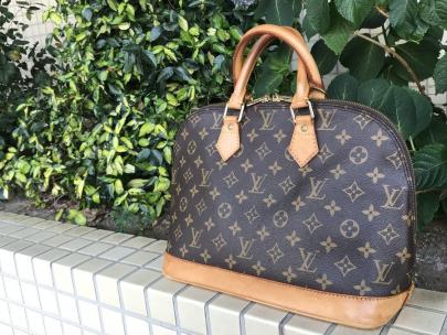 「ラグジュアリーブランドのLOUIS VUITTON 　 」