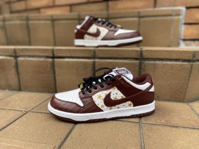 「スポーツブランドのNIKE×Supreme 」