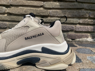 「インポートブランドのBALENCIAGA 」