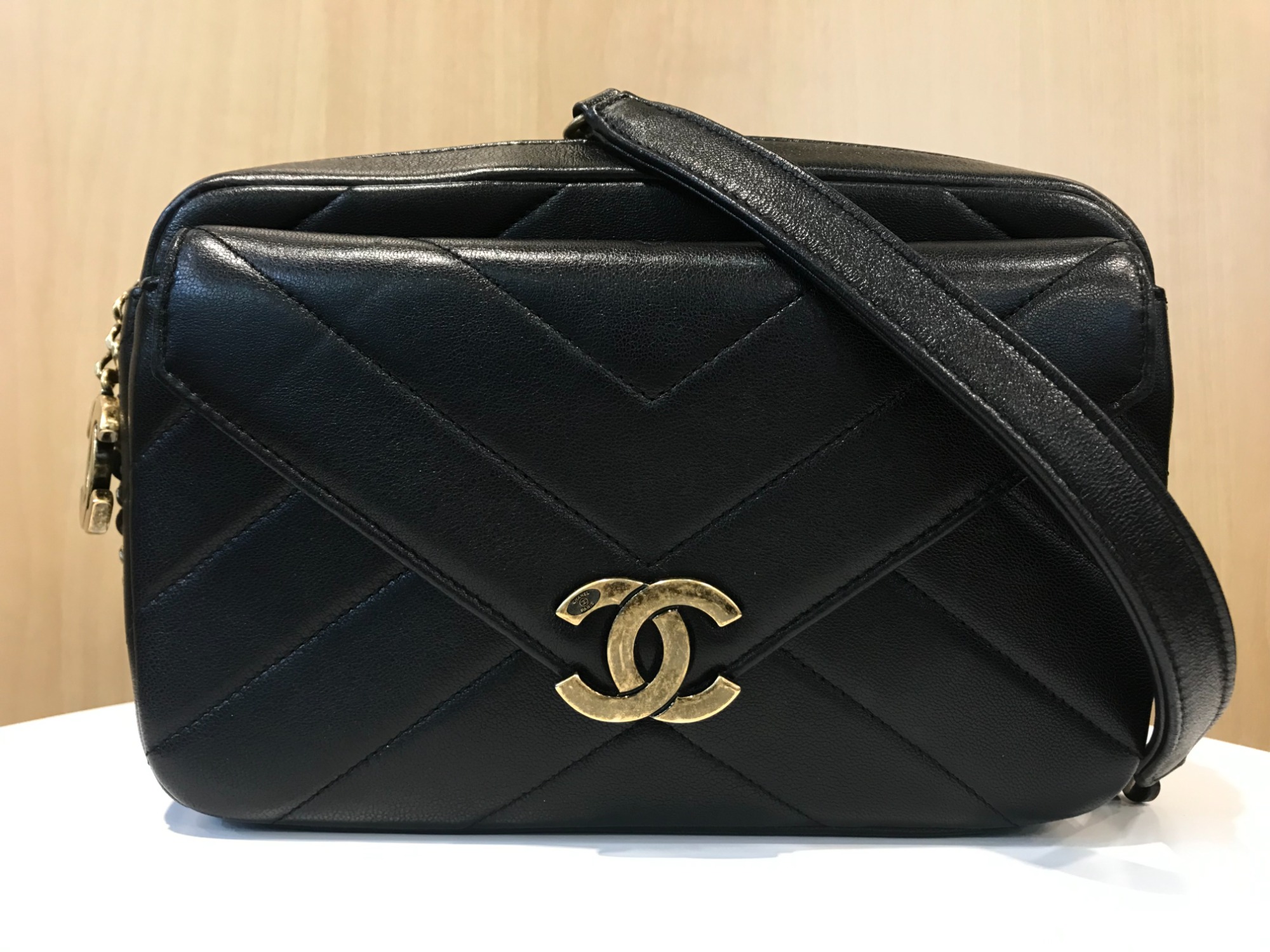ラグジュアリーブランド【CHANEL/シャネル】よりココマークチャームV 