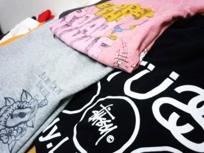 「メンズのTシャツ 」