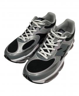 「スニーカーのNEW BALANCE 」