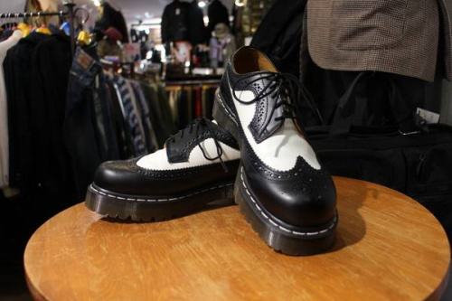 メンズのシューズ