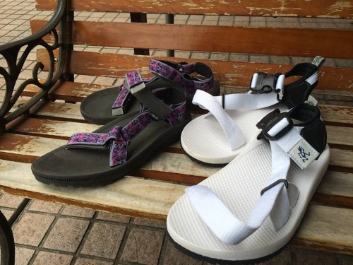 スポーツサンダルのスポサン