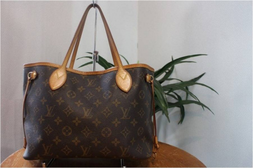 LOUIS VUITTONのネヴァーフル