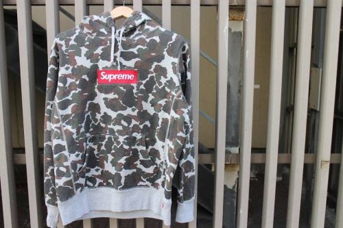 SUPREMEのboxlogo