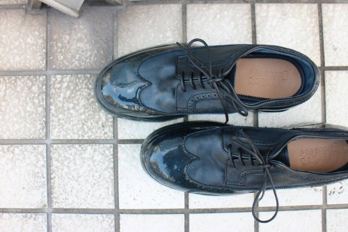 ラバーフォンデュソールのウィングチップシューズ