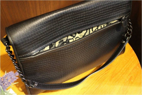 ハンドバックのホーボーバック