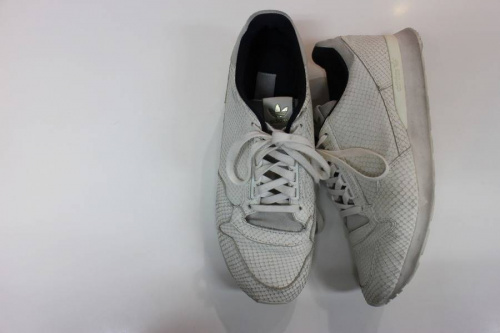 adidasのアディダス