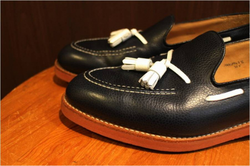 スリッポンのタッセル