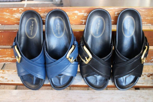 J&M Davidsonのサンダル