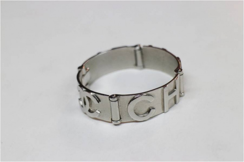 シャネルのバングル