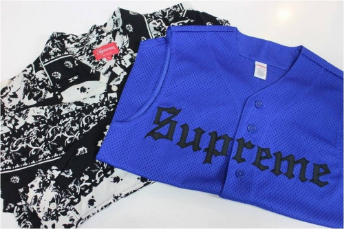 SUPREMEのシュプ