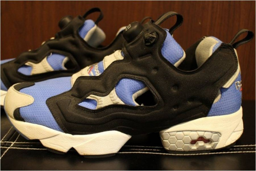 pumpのスニーカー