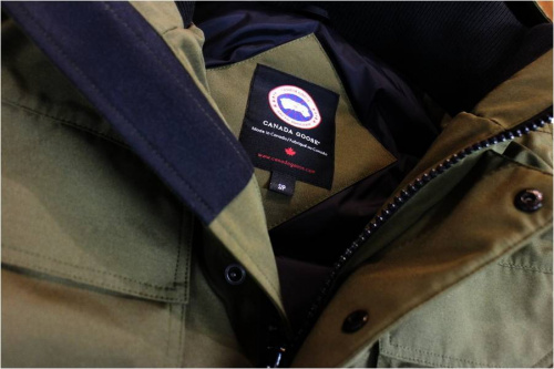 カナダグースのダウン